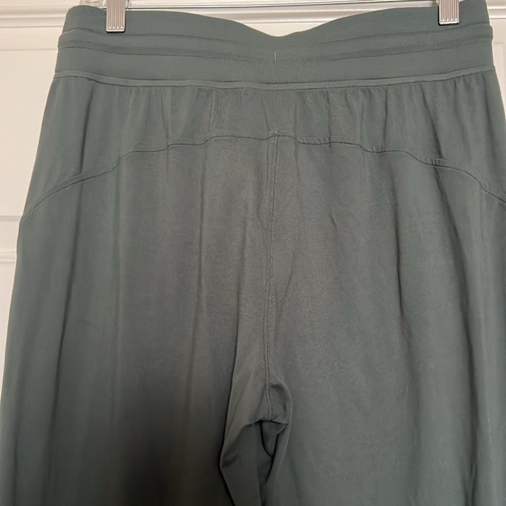 Lululemon Ready to Rulu high rise cropped jogger - Picture 2 of 3